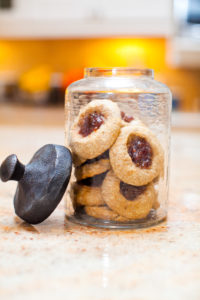 https://marniwasserman.com/wp-content/uploads/2010/12/Jam-Dot-Cookies-in-jar-200x300.jpg